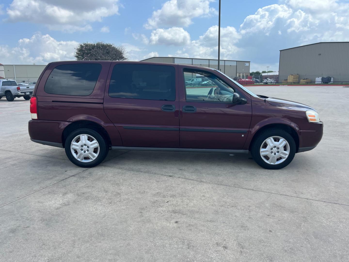 2008 maroom /black Chevrolet Uplander LS Ext. 1LS (1GNDV23WX8D) with an 3.9L V6 OHV 12V FFV engine, 4-Speed Automatic Overdrive transmission, located at 14700 Tomball Parkway 249, Houston, TX, 77086, (281) 444-2200, 29.928619, -95.504074 - Photo#7